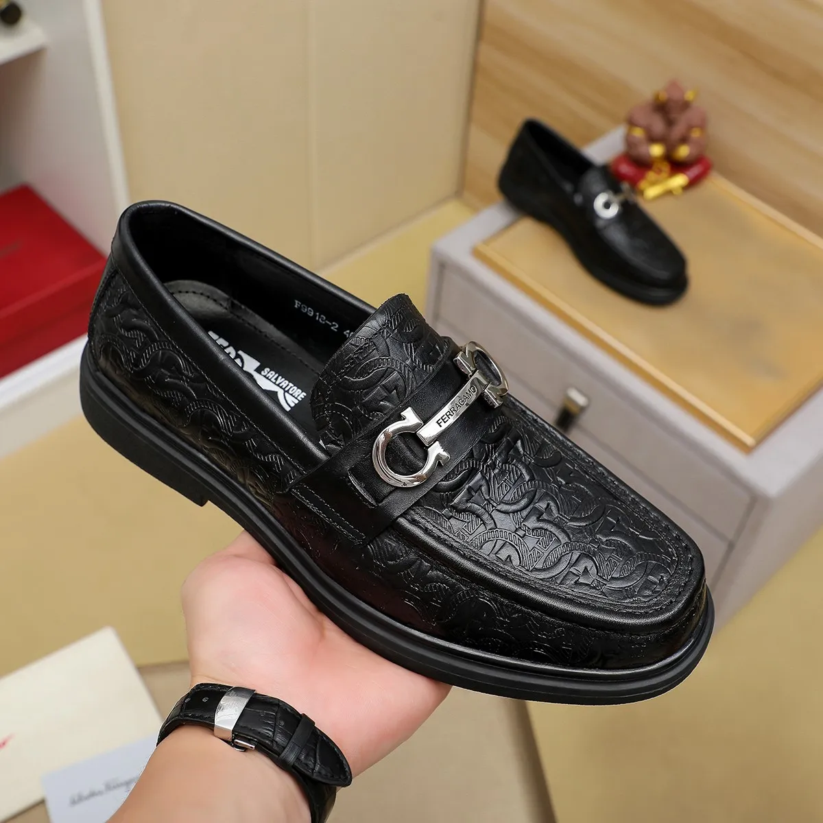 Men's shoes 260🕷🕷🐂【Ferragamo】Ferragamo Popular fashionable casual shoes🇨🇳Official website counter 1:1 production, original mold opening💯Good quality can be seen, imported high-end first-layer pebbled calfskin, water-dyed🐂leather lining🌿very clear texture, high-quality waterproof, non-slip and wear-resistant outsole🎋high quality and low price, truly handmade🍓, color optional! Code number 38-44 (45. To be customized)